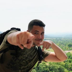 Meet your Posher, Javier